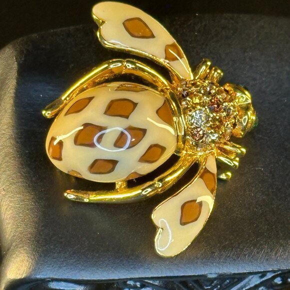 JOAN RIVERS JOAN OF THE JUNGLE BEE ENAMEL RHINESTONE BROOCH PIN SIGNED - Picture 3 of 3